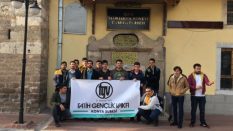 Fatih Gençlik Vakfı Konya Şubesi Tarihi Eserlerin İzini Sürdü