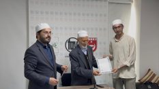 FGV İlahiyat bursiyerlerimize yönelik “Şemail-i Şerif” derslerimizi tamamlayarak katılımcılara “Şehadetname” takdim ettik.